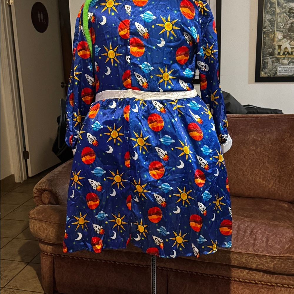 Plus Size Magic Schoolbus Halloween Costume - Picture 4 of 11